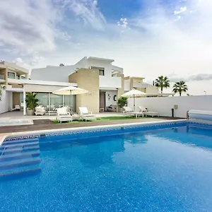 villa-white-whale.adeje-hotels.com/